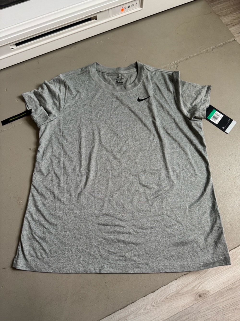 Nike dri-fit tshirt women’s XL NWT